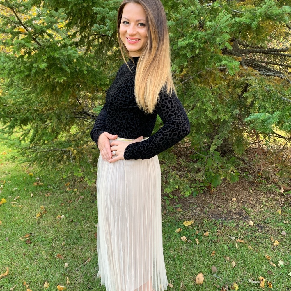 Pleated rose skirt